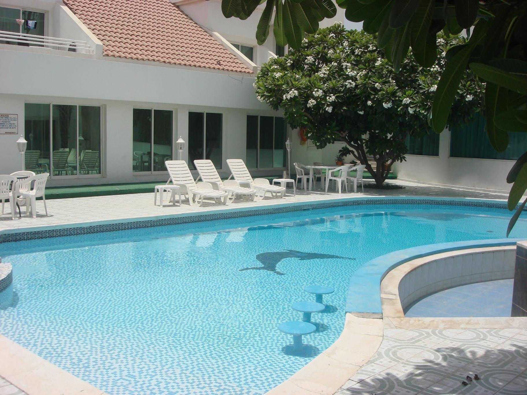 Al Khalidiah Resort Charjah Extérieur photo