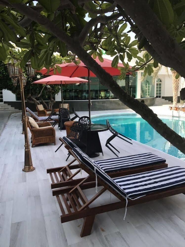 Al Khalidiah Resort Charjah Extérieur photo
